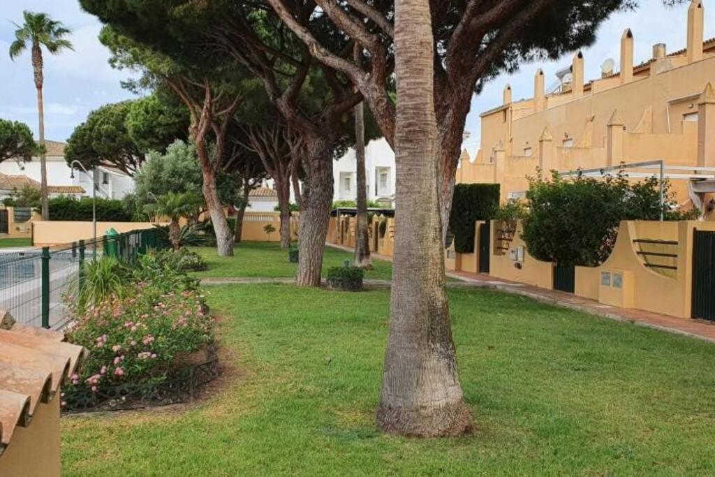 Amplio Apart Con Wi-Fi Y Aire Acondicionado Para Descansar Y Relajarse Chiclana de la Frontera Kültér fotó