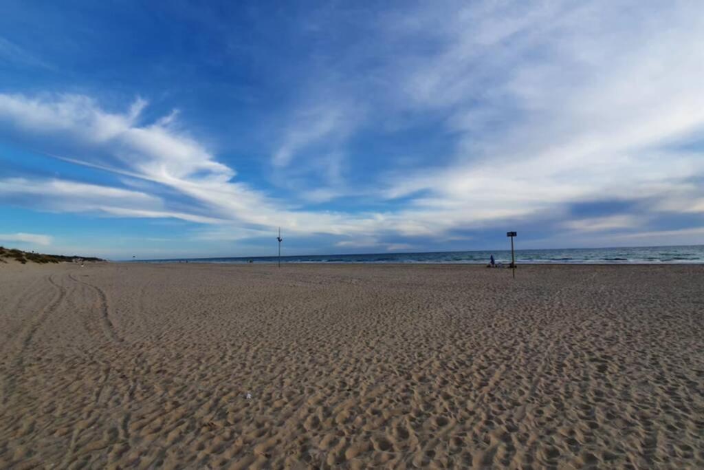 Amplio Apart Con Wi-Fi Y Aire Acondicionado Para Descansar Y Relajarse Chiclana de la Frontera Kültér fotó
